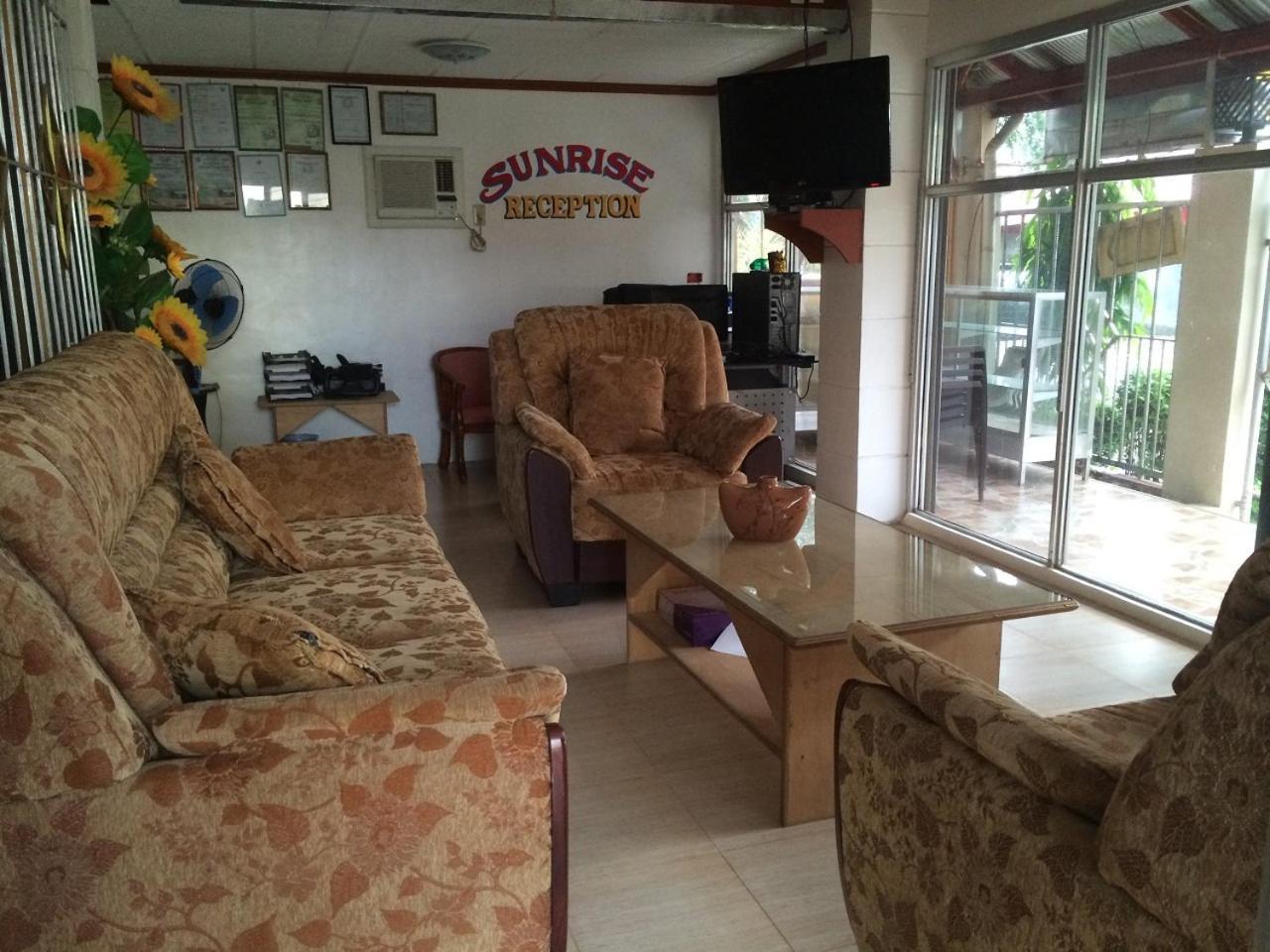 Sunrise Apartelle Olongapo Buitenkant foto