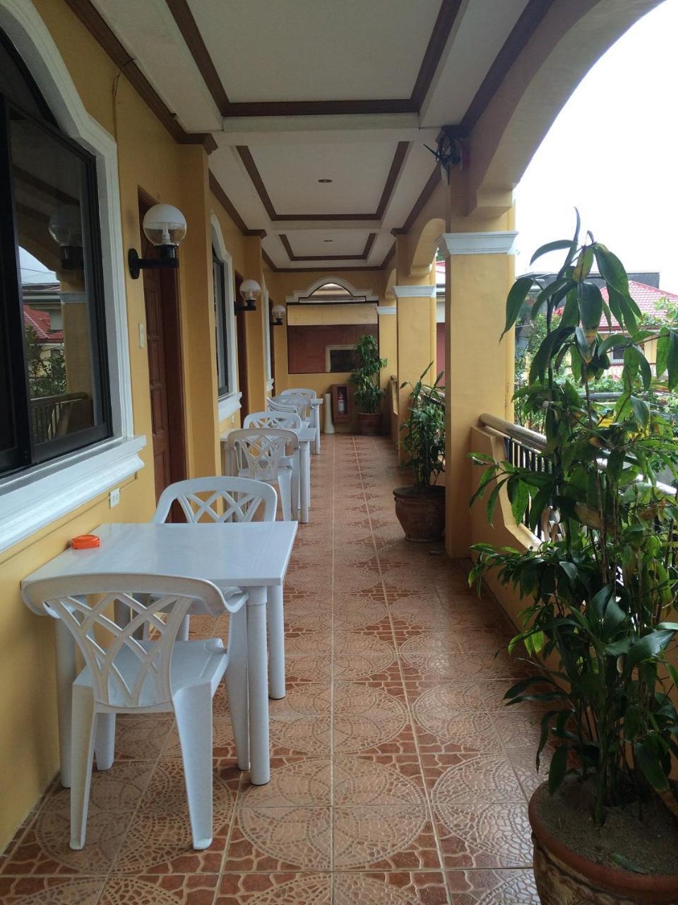 Sunrise Apartelle Olongapo Buitenkant foto