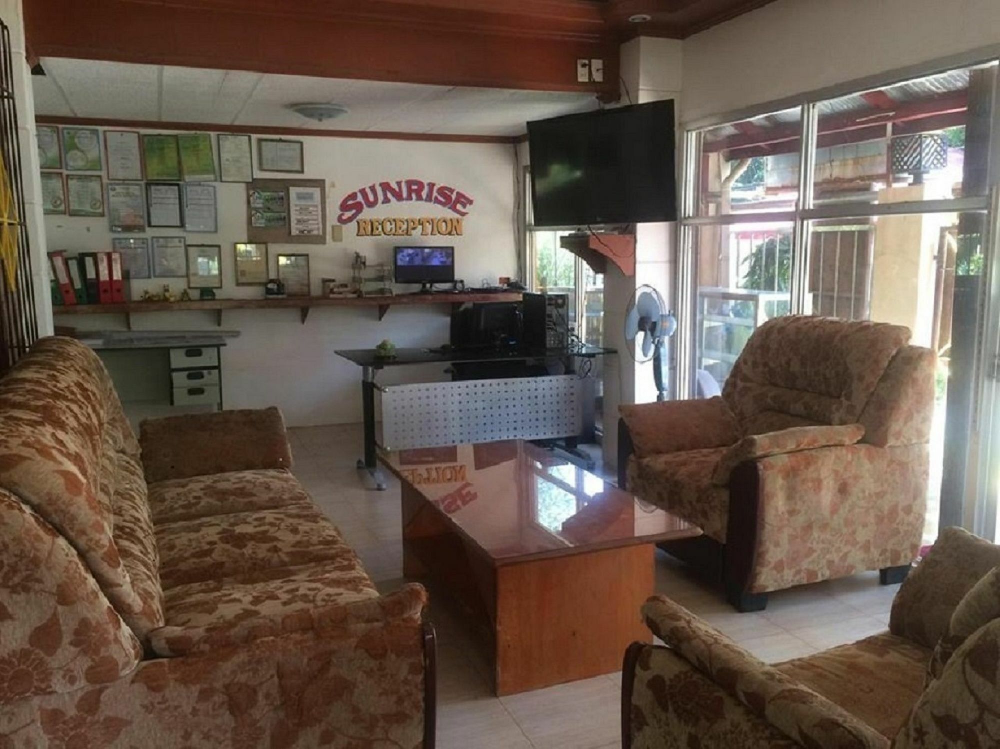 Sunrise Apartelle Olongapo Buitenkant foto