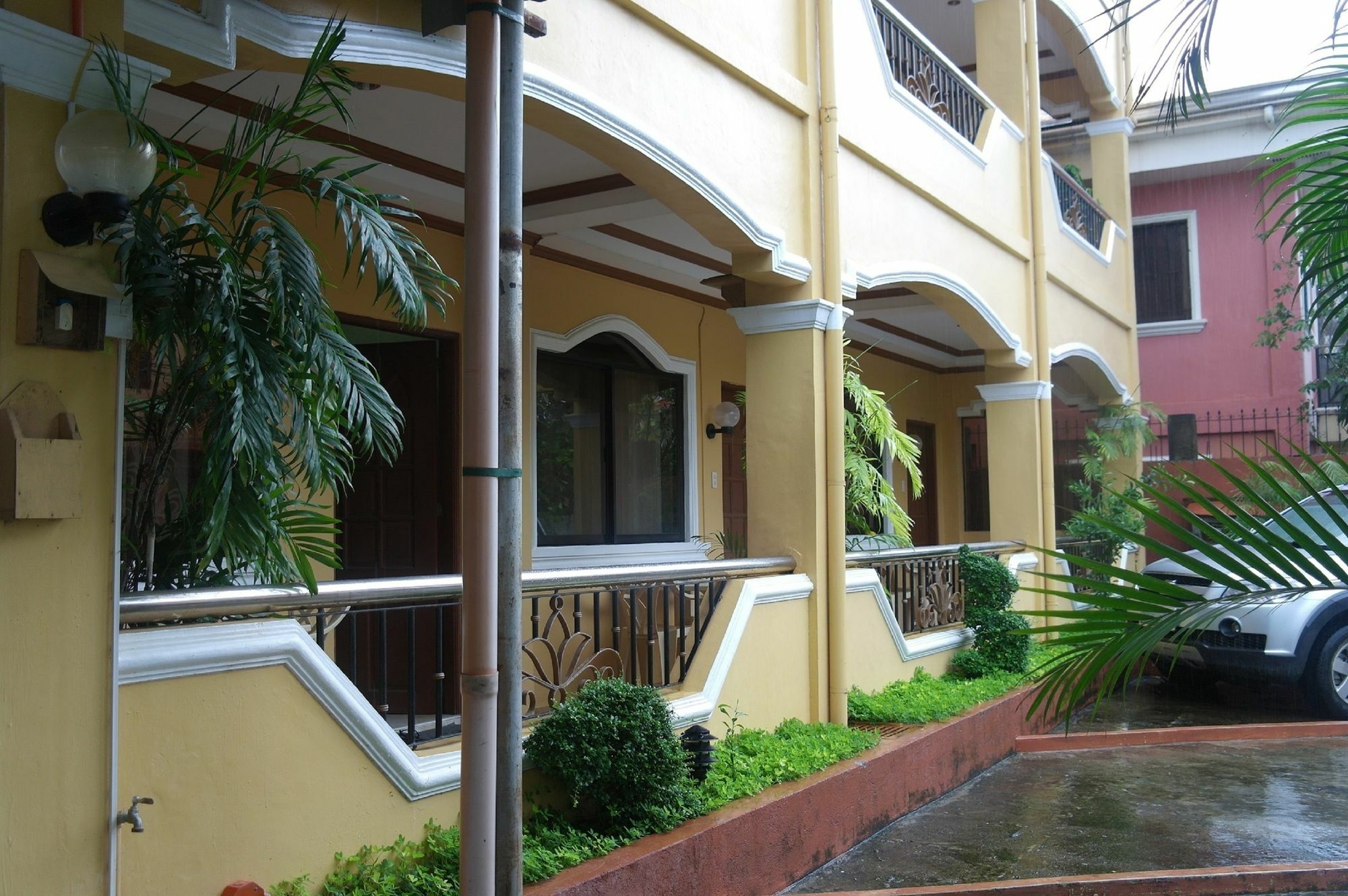 Sunrise Apartelle Olongapo Buitenkant foto
